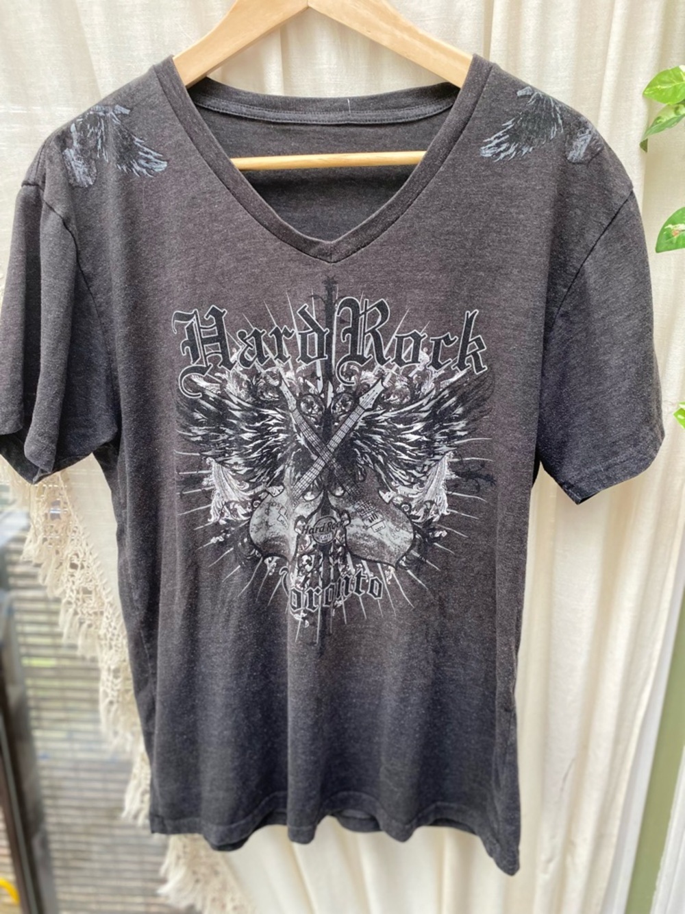Hard Rock Cafe Black V-Neck Guitar Graphic Tee